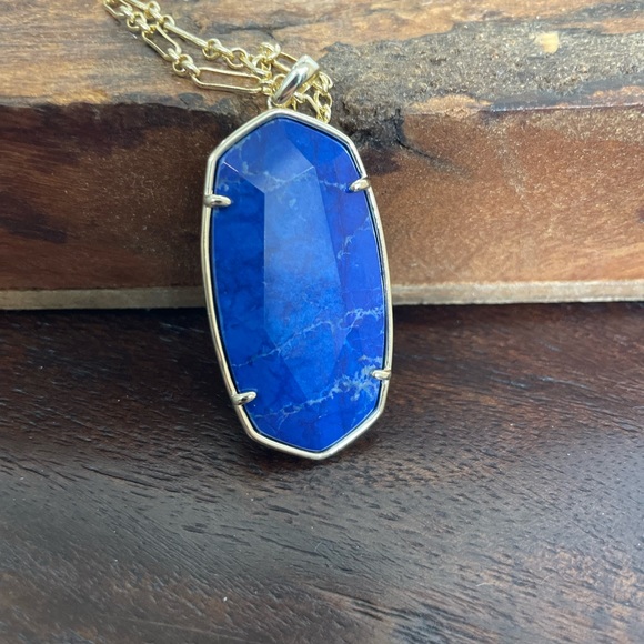 NWT Kendra Scott Faceted Reid Gold Long Pendant Necklace in Cobalt Howlite! - Picture 3 of 4